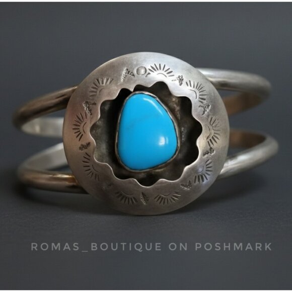Vintage Native American Navajo turquoise and sterling silver cuff bracelet